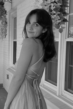 Photo of Anna Mousseau from the Latest Netflix gallery