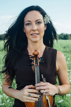 Photo of Amanda Shires from the Latest Netflix gallery