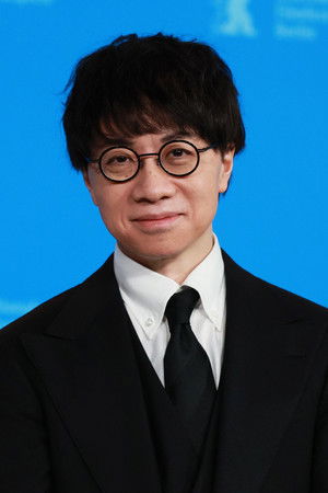 Makoto Shinkai photo