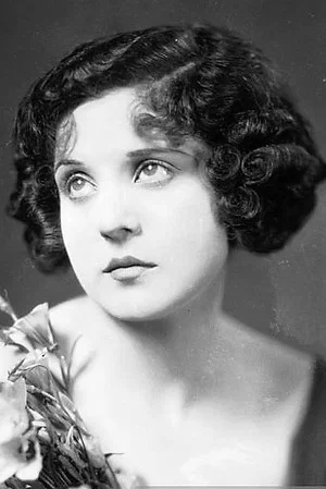 Photo of Fritzi Brunette from the Latest Netflix gallery