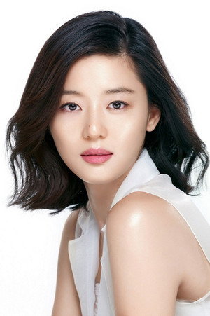 Photo of Gianna Jun from the Latest Netflix gallery