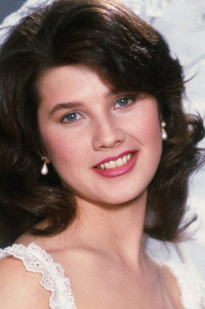 Daphne Zuniga photo