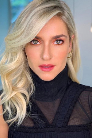 Monique Alfradique photo