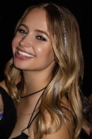 Photo of Lacey Cofran from the Latest Netflix gallery