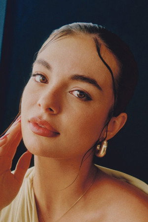 Photo of Lou Anna Hamon from the Latest Netflix gallery