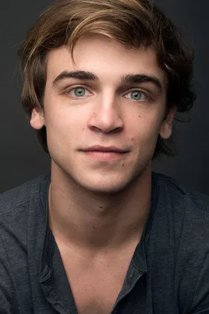 Sean Grandillo photo