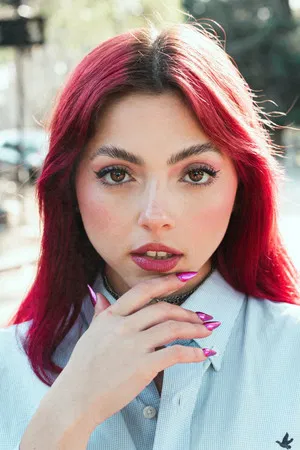 Valentina Gonzalez photo