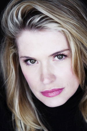 Kristy Swanson photo