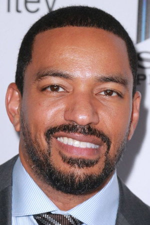 Laz Alonso photo
