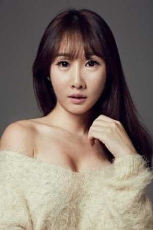Photo of Kim Si-eon from the Latest Netflix gallery