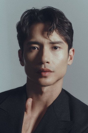 Photo of Manny Jacinto from the Latest Netflix gallery
