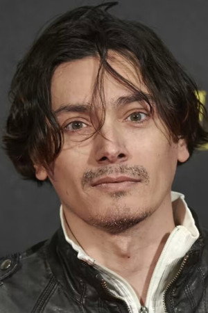 Photo of Enrique Alcides from the Latest Netflix gallery