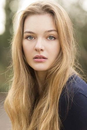 Photo of Chloé Booyens from the Latest Netflix gallery