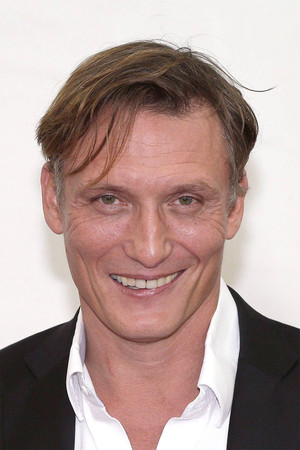 Oliver Masucci photo