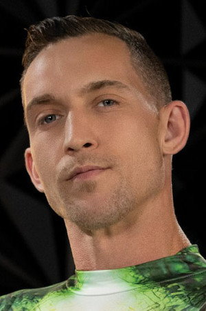 Photo of Ethan Sinns from the Latest Netflix gallery