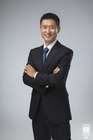 Photo of Lee Young-pyo from the Latest Netflix gallery