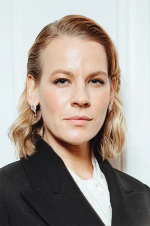 Photo of Aleksandra Rebenok from the Latest Netflix gallery