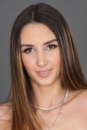Photo of Natalia Nix from the Latest Netflix gallery