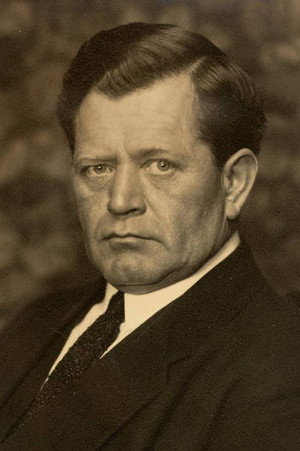 Photo of Albert Steinrück from the Latest Netflix gallery