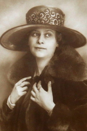 Photo of Wanda Treumann from the Latest Netflix gallery