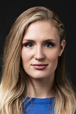Photo of Holly Dowell from the Latest Netflix gallery