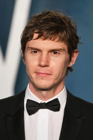 Evan Peters photo