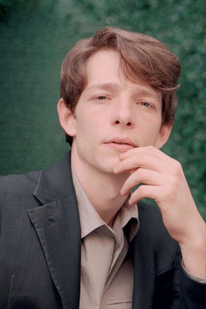 Photo of Mike Faist from the Latest Netflix gallery