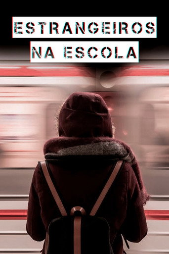 Movie poster for Estrangeiros na Escola (2014)