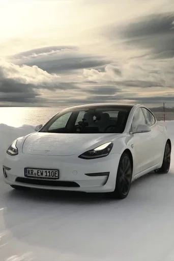 Movie poster for Tesla Model 3 vs. Diesel-SUV vs. Nordkap im Winter!
