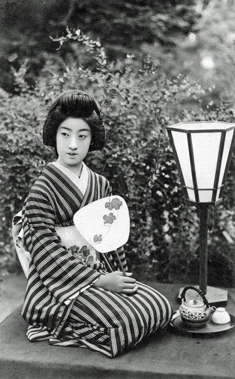 Movie poster for Danseuses japonaises : la danse des ombrelles (1898)