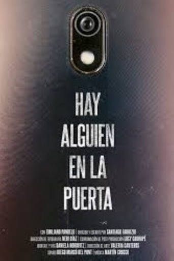 Hay alguien en la puerta poster