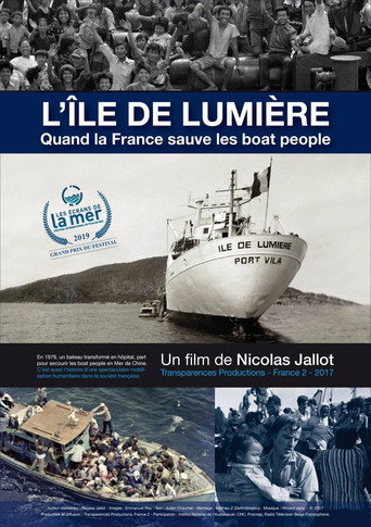 Movie poster for L'île de lumière. Quand la France sauve les Boat People (2017)