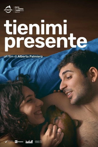 Movie poster for Tienimi presente (2026)
