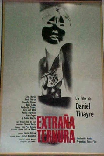 Extraña ternura poster