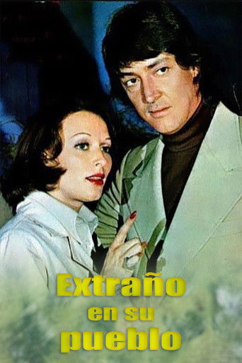 Extraño en su pueblo poster