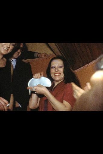 Filmación de Massiel recibiendo un premio de un colectivo de lesbianas poster