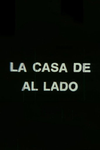 La casa de al lado poster