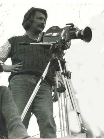 Miguel Mirra, un artesano poster