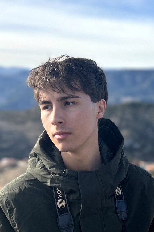 Photo of Oliver Montesinos, Writing