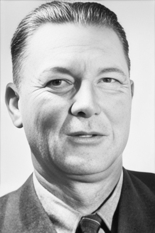 Photo of Erle Stanley Gardner, Writing