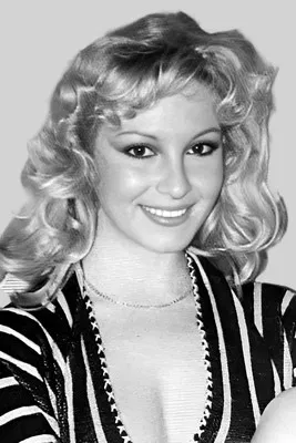 África Pratt profile