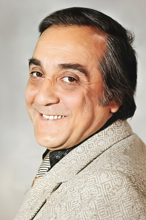 Selim Naşit profile