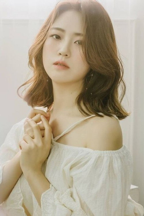 Photo of Lee Sae-byeok, Acting