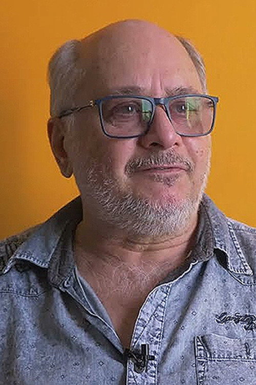 Photo of Victor Lustosa, Writing