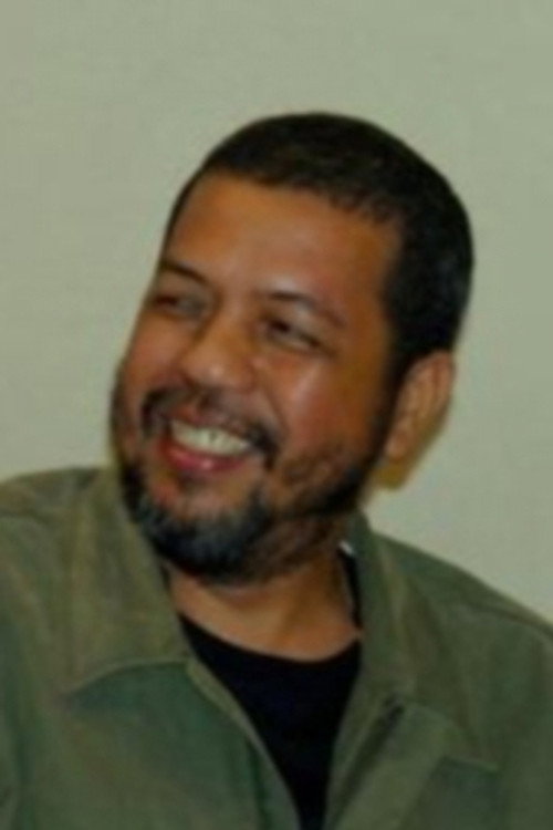 Photo of Larry Manda, Camera