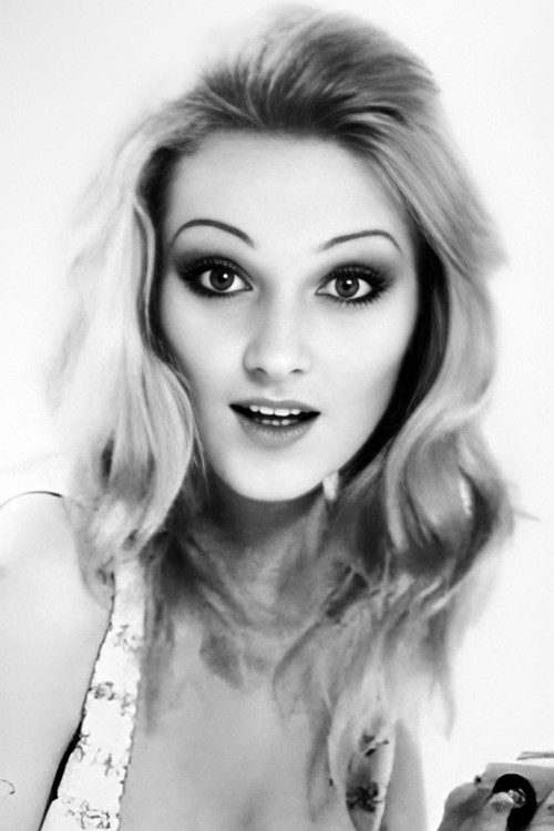Photo of Julia Tomas, Acting