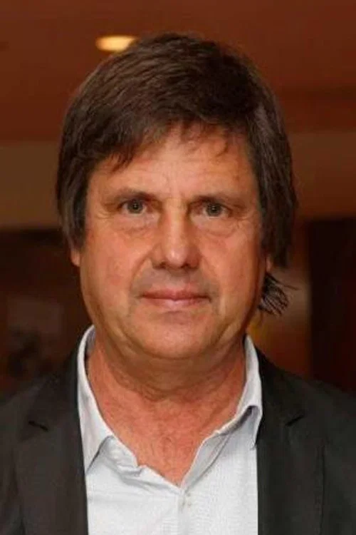 Photo of Manuel Arouca, Writing