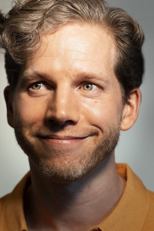 Stark Sands profile