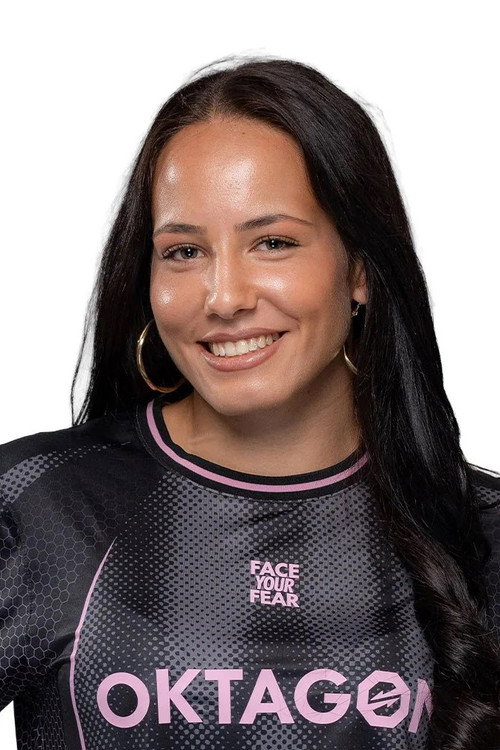 Photo of Alina Dalaslan, Acting