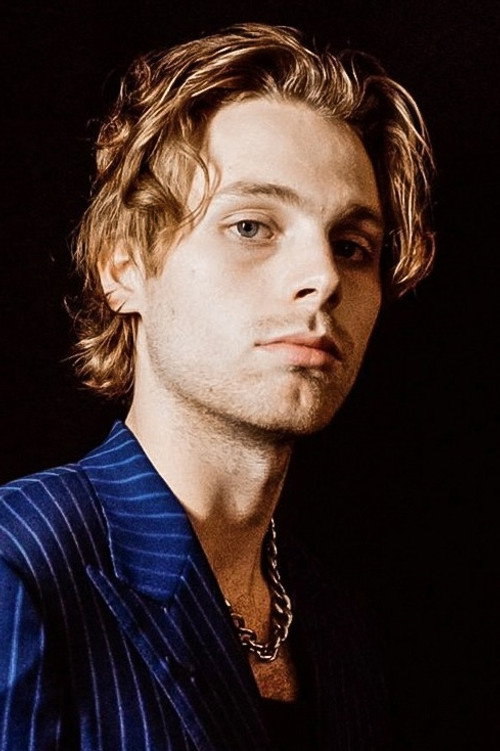 Photo of Luke Hemmings, Acting
